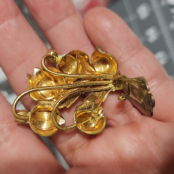 Vintage Made in Austria Clip Earrings - Picture 8 of 9